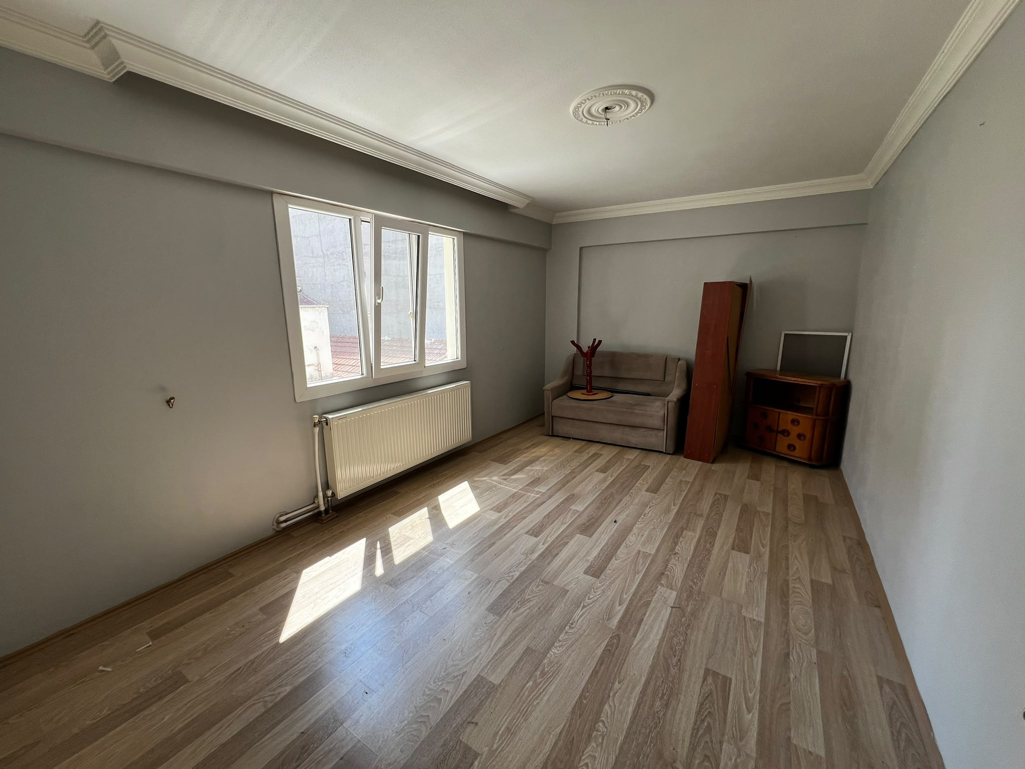 Pazar Pazarı Sokağı'nda Satılık 3+1 Ara Kat Daire | 140 m² | FuzulEvim, EminEvim kredi imkanıyla