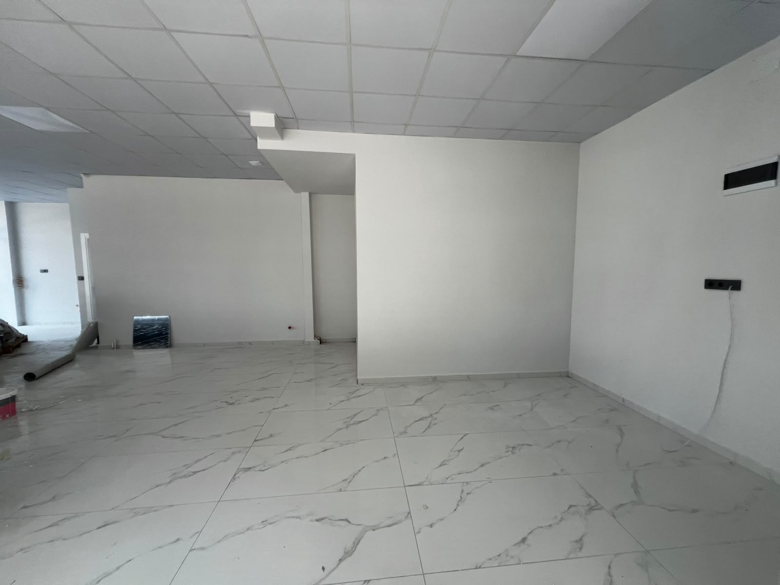 Akhisar Cumhuriyet Mahallesi'nde Ring Yolu Üzeri Sıfır Satılık Dükkan | 140 m²