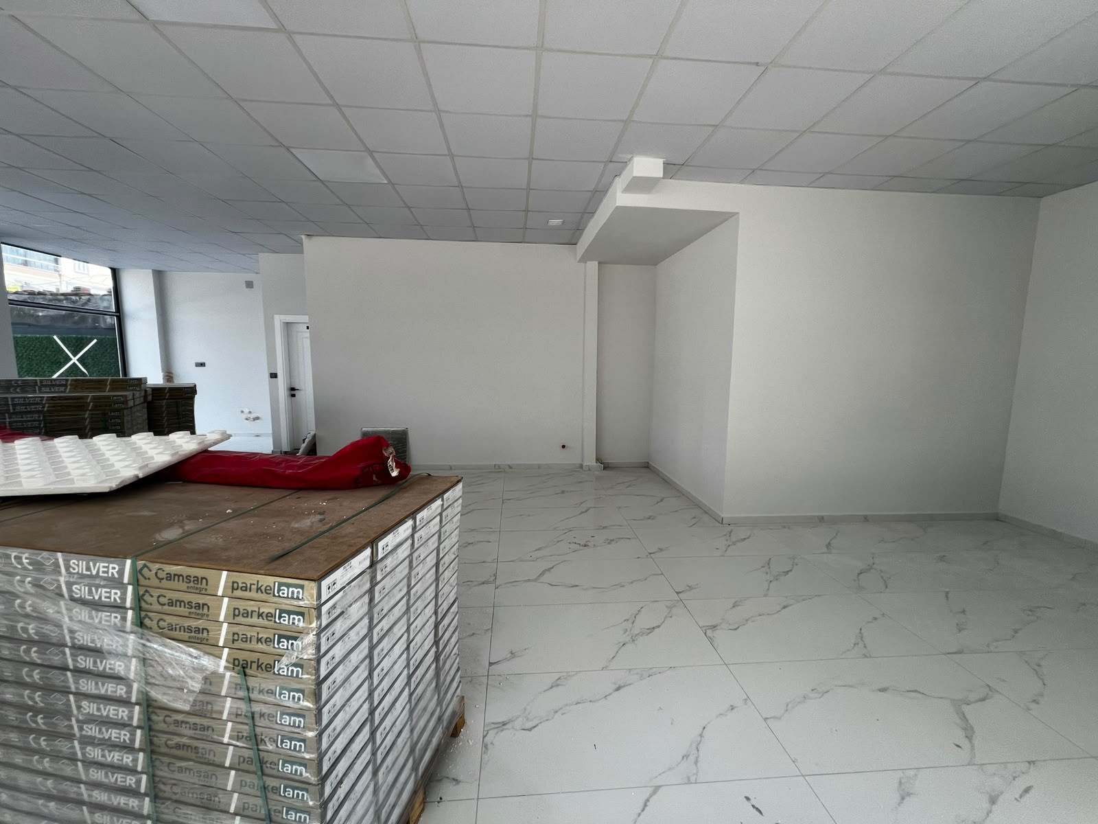 Akhisar Cumhuriyet Mahallesi'nde Ring Yolu Üzeri Sıfır Satılık Dükkan | 140 m²