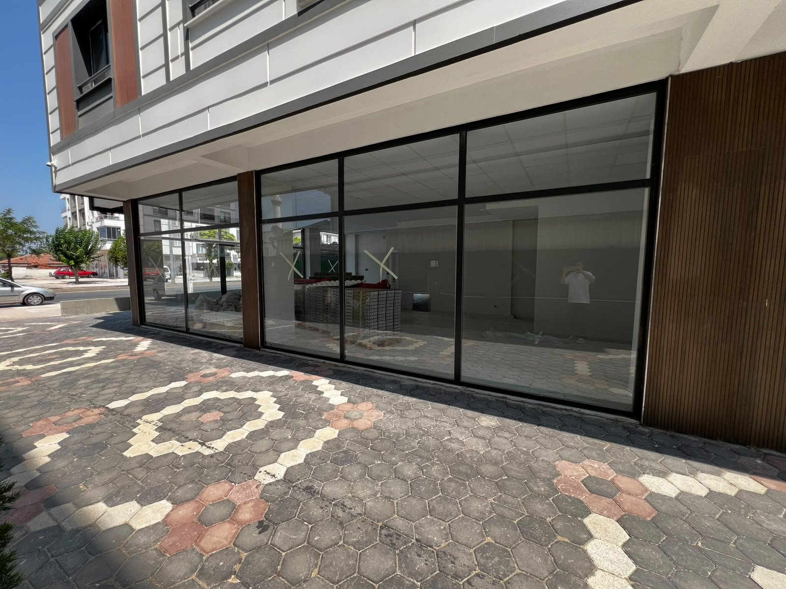 Akhisar Cumhuriyet Mahallesi'nde Ring Yolu Üzeri Sıfır Satılık Dükkan | 140 m²