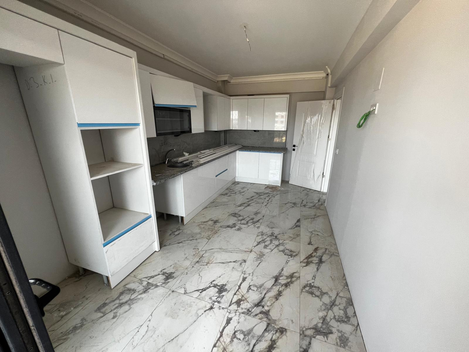 Akhisar Efendi Mahallesi'nde 3+1 Satılık Daire | 140 m² | Ring Yoluna 70 m